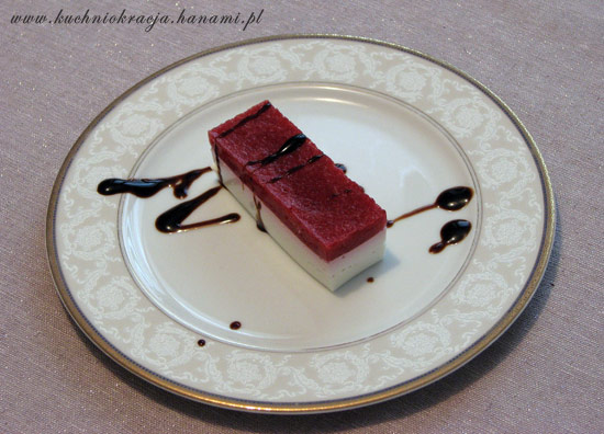 Panna cotta z galateretką truskawkową, Fot. Hanami®
