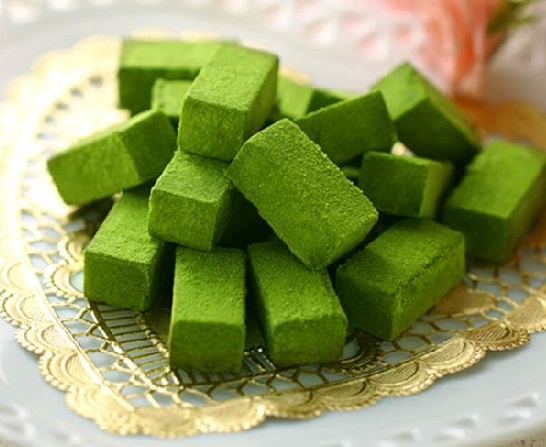 Słodycze z herbatą matcha, cukiernia Itōkyūemon, Źródło: http://item.rakuten.co.jp/itohkyuemon/598732-4/