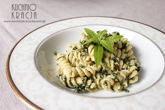 Makaron z natką pietruszki i pesto z pestek z dyni, Fot. Hanami®