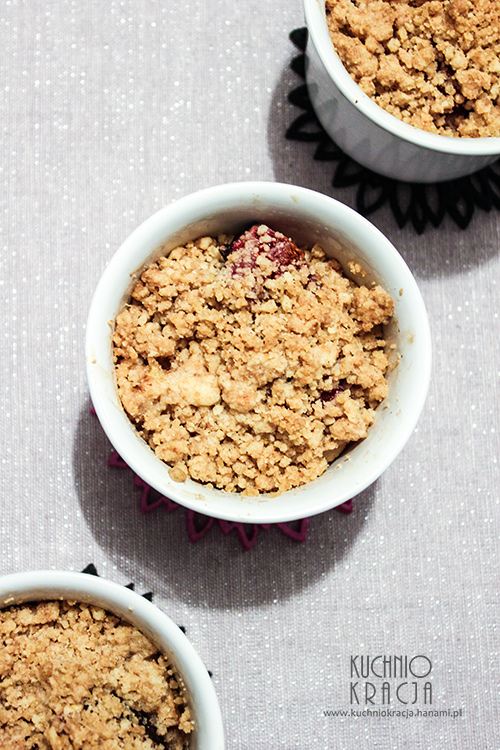 Cynamonowe crumble z gruszkami i figami, Fot. Hanami®