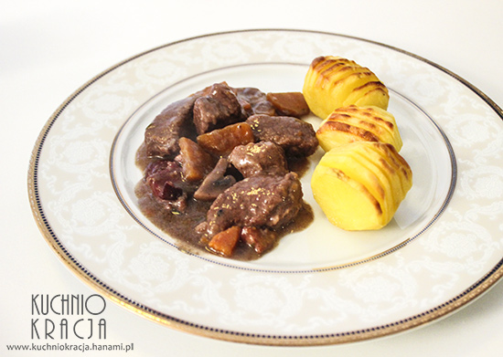 Boeuf bourguignon i ziemniaki Hasselback, Fot. Hanami®