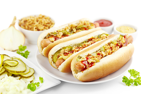 Żegnamy tradycyjne hot dogi, czas na nowe! Fot. Inga Nielsen/Shutterstock.com